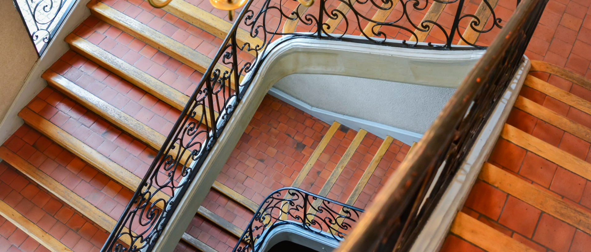 Ideas of Custom-Built Stairs and Railings for Custom-Built Homes