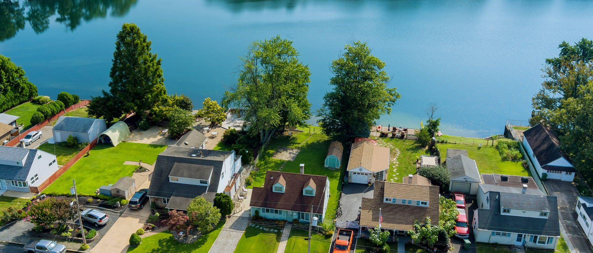 Why Burlington and Oakville, Ontario are the Perfect Locations for a Custom Home
